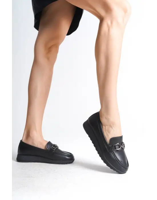 Omarı Rahat Tabanlı Siyah Bayan Babet - Günlük Şık Toka Detaylı