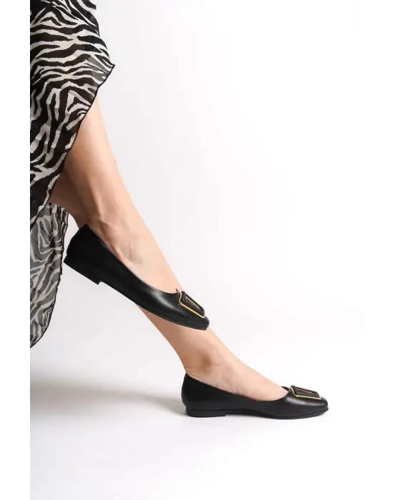 Omarı Rahat Tabanlı Siyah Bayan Babet Ayakkabı - Toka Detaylı, Günlük Şık