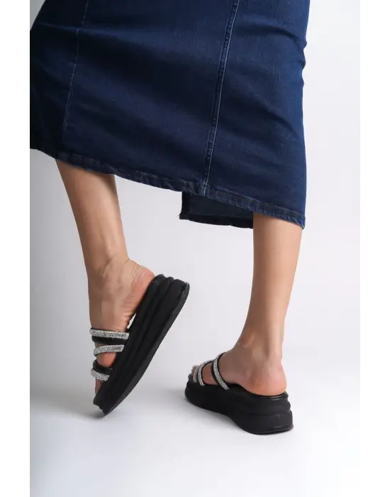 Omarı Taşlı Kalın Tabanlı Rahat Bayan Terlik Siyah