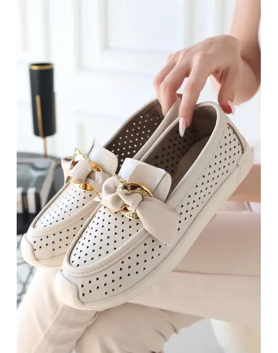 Omarı Rahat ve Şık Bej Babet Ayakkabı