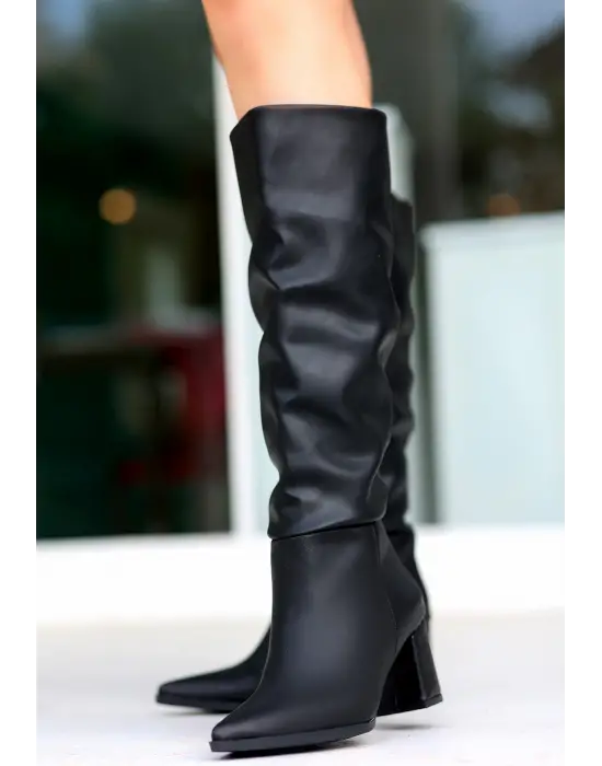 Omarı Siyah Cilt Topuklu Çizme - Şıklığınızı Tamamlayın