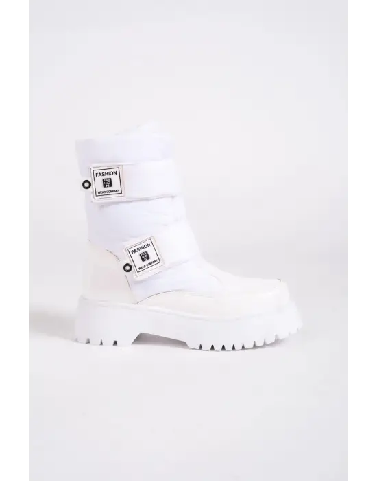 Omarı Etkileyici Beyaz Rugan Bayan Bot