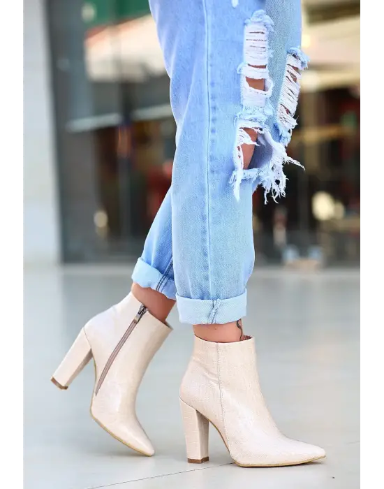 Omarı Rugan Desenli Topuklu Bot