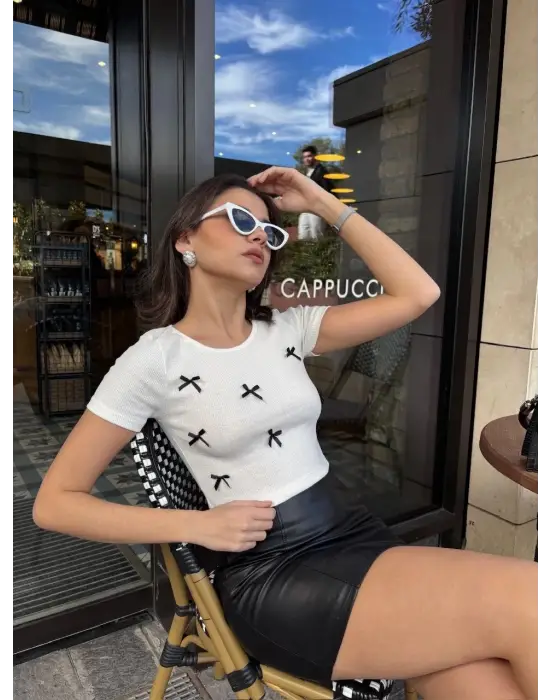 Omarı Zarif Fiyonk Detaylı Bluz