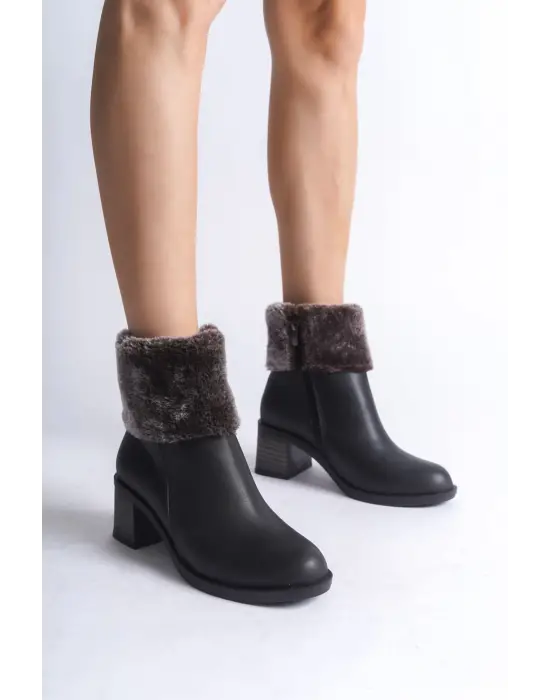 Omarı Kürklü Detaylı Siyah Bayan Bot - Rahat Tabanlı ve Şık Tasarım