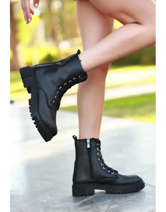 Omarı Siyah Bağcıklı Bot - Kadın Ayakkabı Modelleri