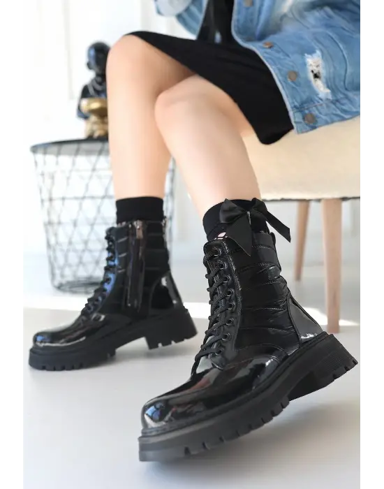 Omarı Siyah Rugan Bağcıklı Bot - Şıklığınızı Tamamlayın