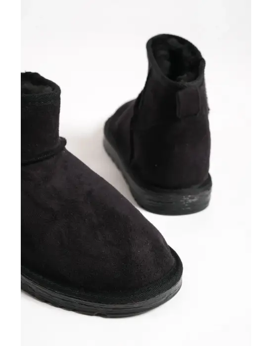 Omarı Kürklü Düz Siyah Bayan Bot - Şık ve Rahat Günlük Kullanım İçin