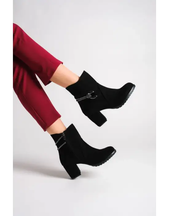 Omarı Taşlı Topuk Detaylı Süet Bayan Bot - Siyah