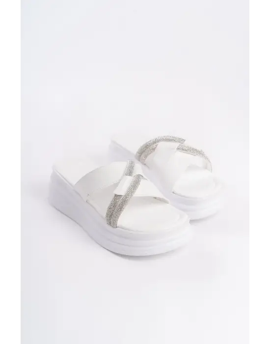Omarı Şık ve Rahat Bayan Topuklu Çapraz Şeritli Terlik - Tabaan Beyaz
