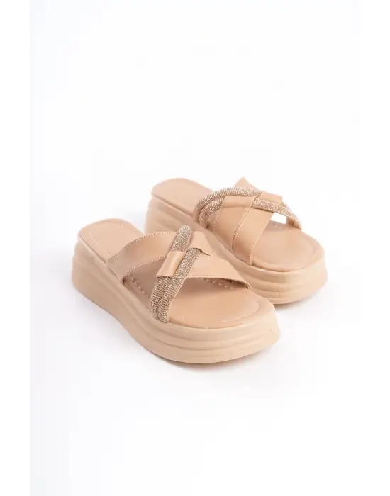 Omarı Taşlı Çapraz Şeritli Tabanlı Rahat Bayan Sandalet Tabaan