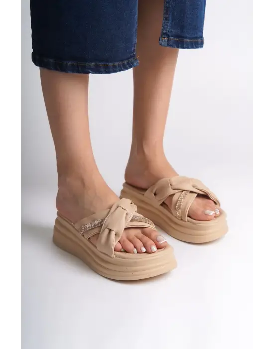 Omarı Rahat ve Şık Taşlı Düz Topuklu Tabaan Bayan Terlik