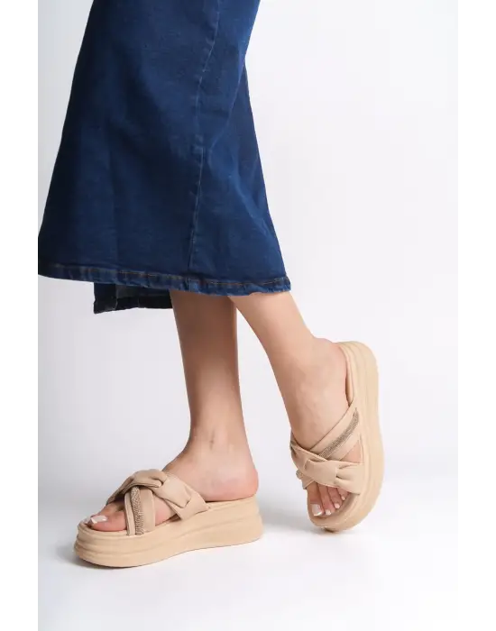 Omarı Rahat ve Şık Taşlı Düz Topuklu Tabaan Bayan Terlik