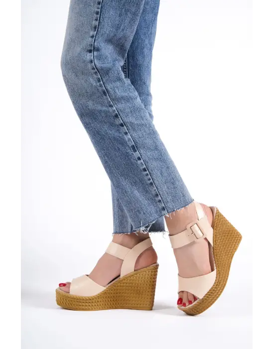 Omarı Rahat Tabanlı Perla Sandalet - Örgü Detaylı Bayan Ayakkabı