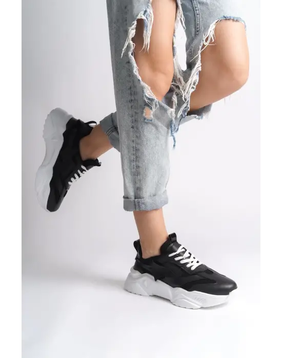 Omarı Rahat Tabanlı Siyah Bayan Spor Ayakkabı