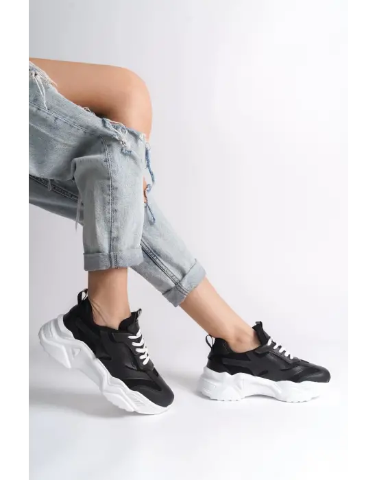 Omarı Rahat Tabanlı Siyah Bayan Spor Ayakkabı