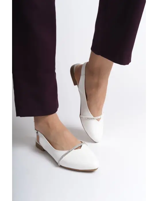 Omarı Rahat Tabaan Taş Detaylı Bayan Babet Ayakkabı - Beyaz