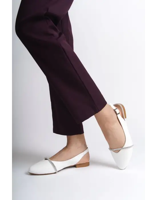 Omarı Rahat Tabaan Taş Detaylı Bayan Babet Ayakkabı - Beyaz