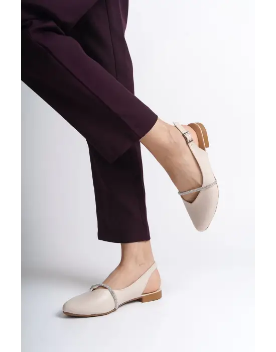 Omarı Rahat Tabaan Taş Detaylı Bayan Babet Ayakkabı - Krem