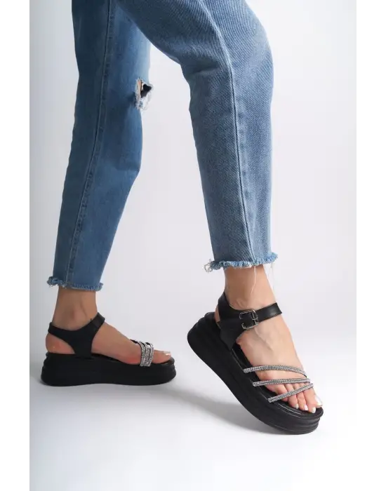 Omarı Rahat Tabanlı Taşlı Siyah Bayan Sandalet