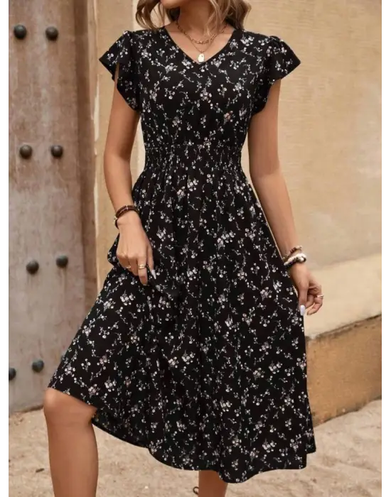 Omarı Yazın Klasik Tarzınızı Tamamlayacak Çiçek Desenli Elbise