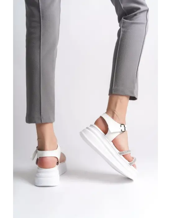 Omarı Yüksek Tabanlı Taşlı Rahat Bayan Sandalet - Beyaz