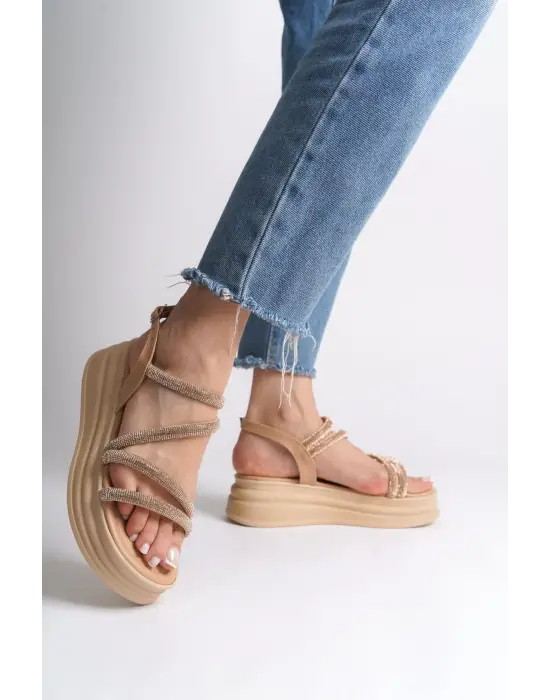 Omarı İnce Tokalı Taşlı Şeritli Rahat Tabanlı Bayan Sandalet