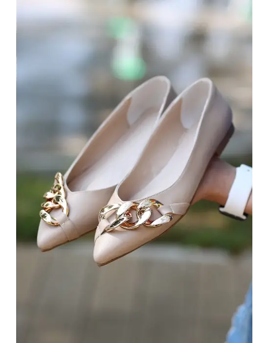 Omarı Zincir Detaylı Nude Babet Ayakkabı