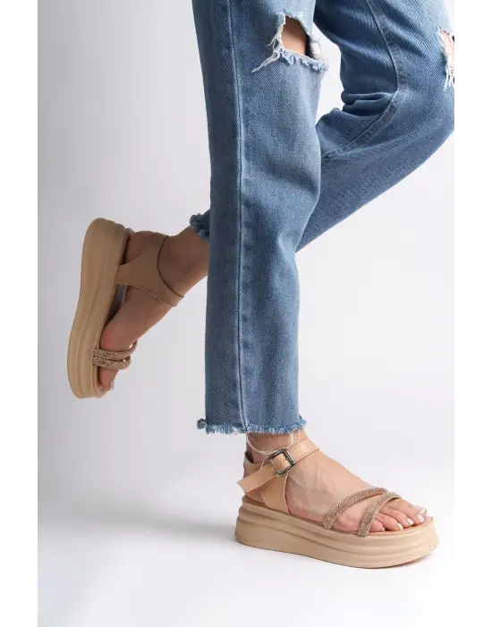 Omarı Kalın Tabanlı Taşlı Rahat Sandalet - Tabaan Bayan