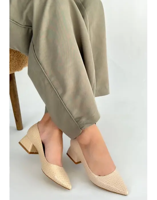 Meort Bej Rugan Topuklu Ayakkabı