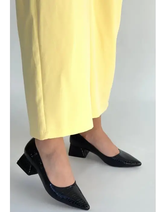 Meort Siyah Rugan Topuklu Ayakkabı