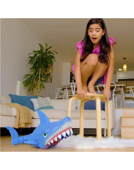 Omarı Uzaktan Kumandalı Mega Chomp Köpekbalığı Oyuncak -