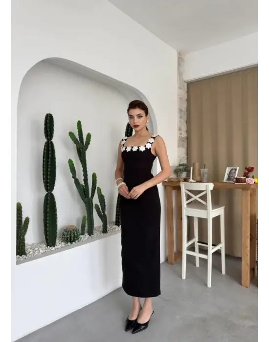 Mıng Çiçek Detaylı Elbise