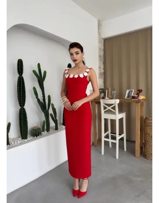 Omarı Zarif Mıng Çiçek Desenli Elbise