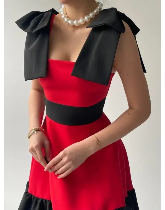 Omarı Zarif Omuz Fiyonklu Elbise