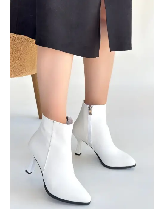 Mişha Beyaz Cilt Topuklu Bot
