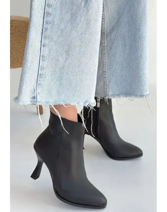 Mişha Siyah Cilt Topuklu Bot