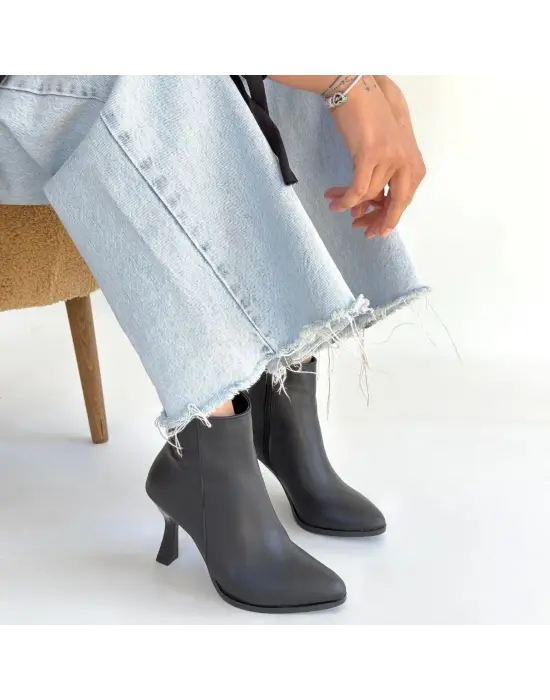 Mişha Siyah Cilt Topuklu Bot