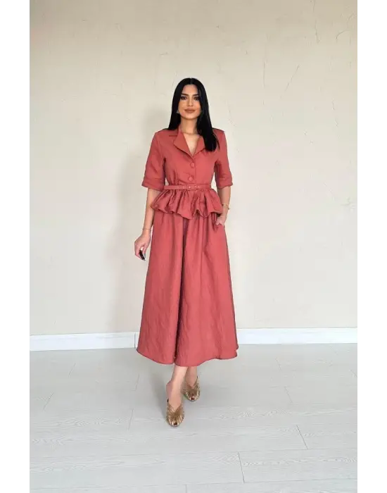 Omarı İnce Kemerli Fırfırlı Ceket ve Büzgülü Etek Takım