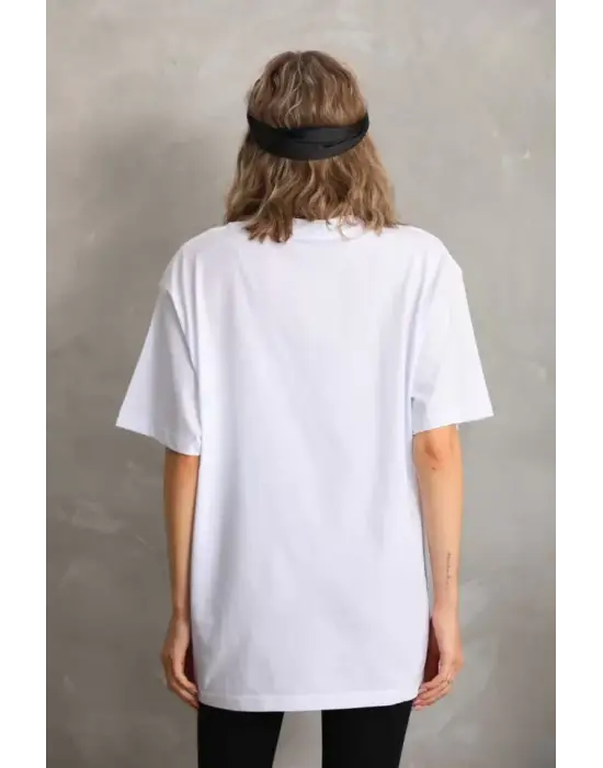 Omarı Büyük Beden Taş Desenli Beyaz T-Shirt