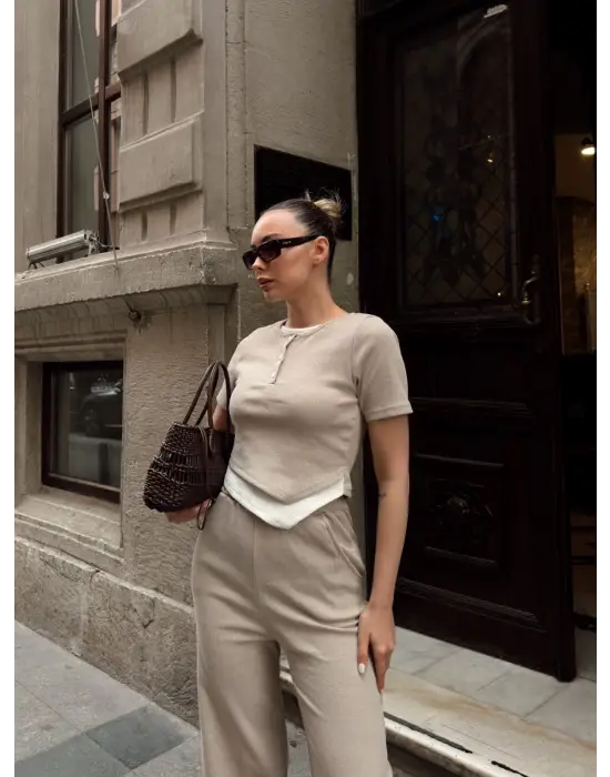 Omarı Modern Bej Düğme Yakalı Alt Üst Takım