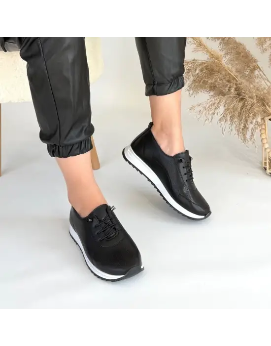Modern Siyah Cilt Bağcıklı Spor Ayakkabı