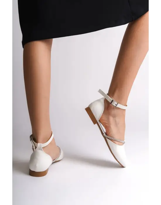 Zarif Tokalı Bayan Babet Ayakkabı