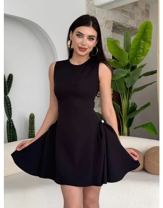 More İnci Detaylı Elbise