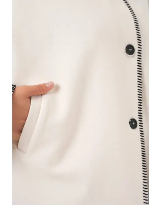 Çarpıcı Nakışlı Kaşe Ceket