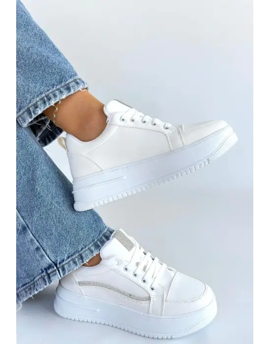 Natte Beyaz Cilt Bağcıklı Spor Ayakkabı