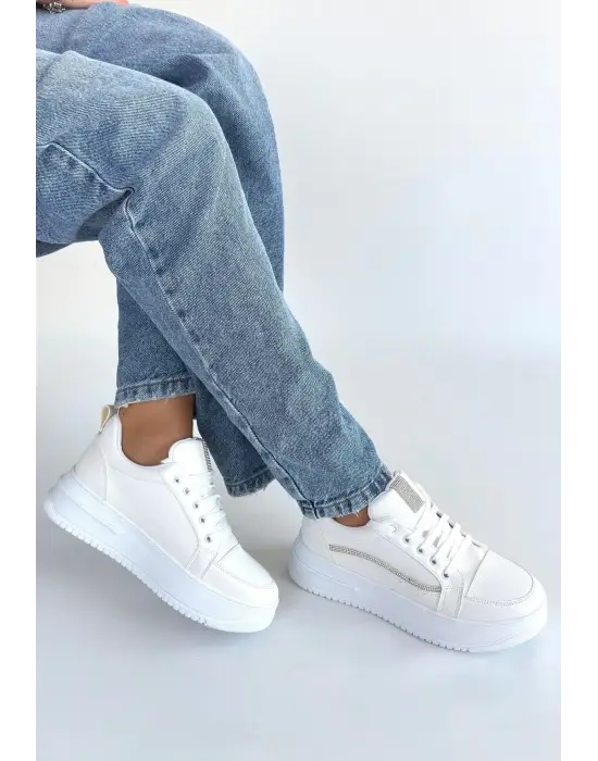 Natte Beyaz Cilt Bağcıklı Spor Ayakkabı