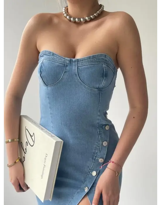 Omarı Zarif Düğme Detayıyla Şık Elbise