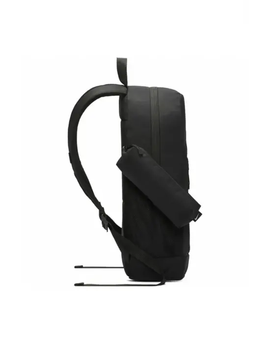 Omarı Hafif ve Şık Sırt Çantası Sahipliği