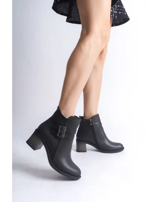 Stil Sahibi Tokalı Rahat Tabanlı Bayan Bot